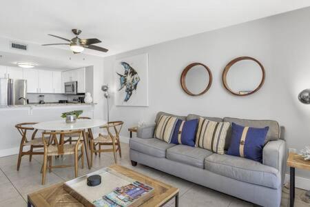 The Oyster By Brightwild-Beachfront Condo Ντέστιν Εξωτερικό φωτογραφία